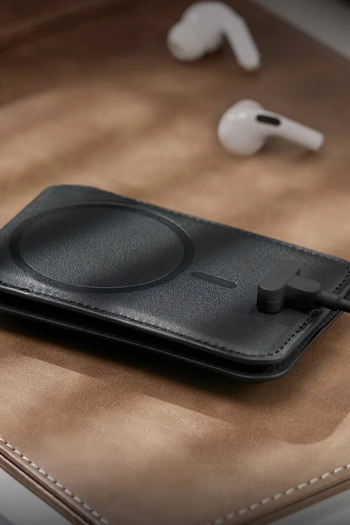 ESR HaloLock Geo Apple Find My Destekli Stant Özellikli Magsafe Kartlık - Siyah