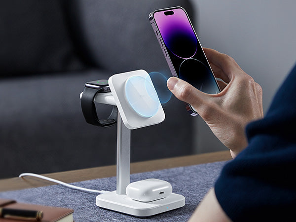ESR 3 in1 17.5 Watt Hızlı Şarj Standı (Apple Watch ve AirPods) – Beyaz