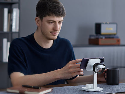 ESR 3 in1 17.5 Watt Hızlı Şarj Standı (Apple Watch ve AirPods) – Beyaz