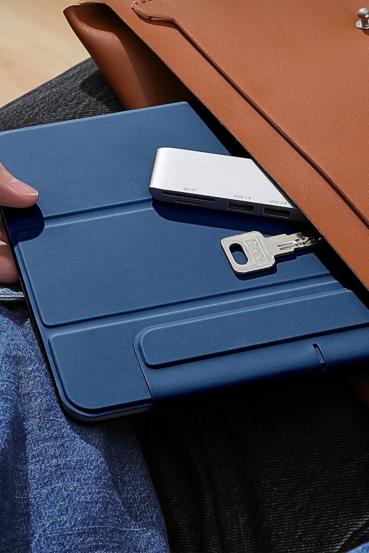 ESR Apple iPad Air 11 (2024) Rebound Manyetik Tablet Kılıfı - Lacivert