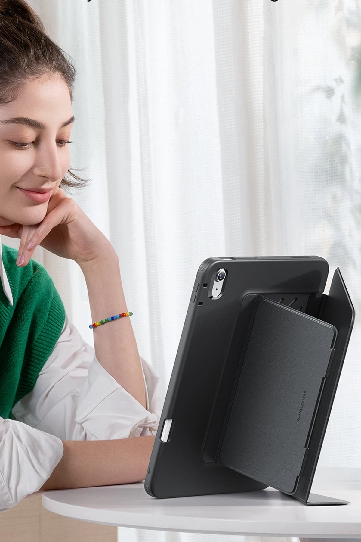 ESR Apple iPad Air 13 (2024) Flip Hybrid Kalemlikli Tablet Kılıfı - Siyah